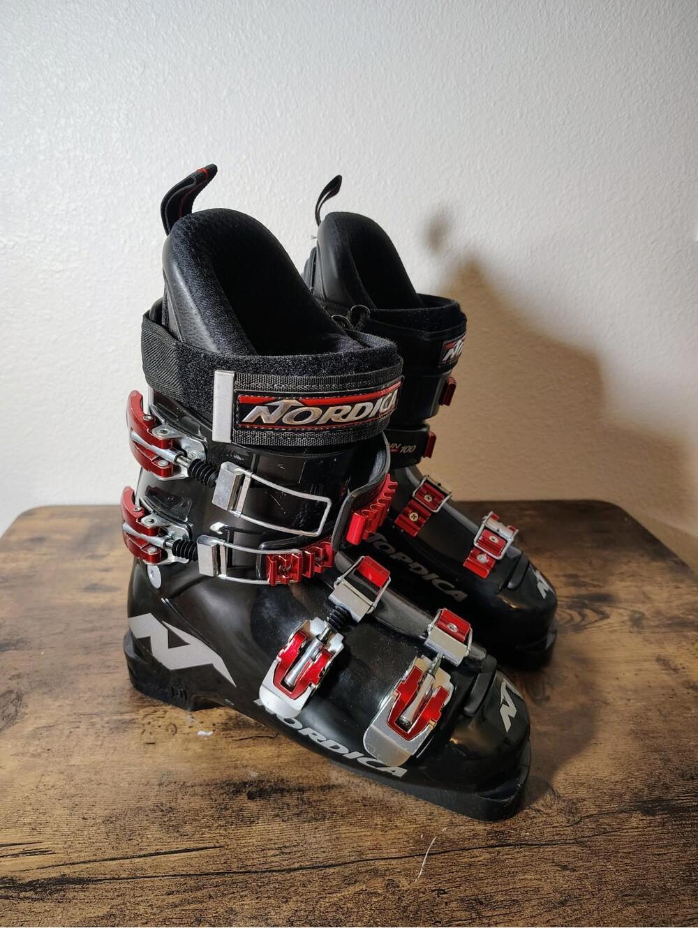 Nordica Mens 6 Womens 7 Black Red Ski Boots Dobermann Worldcup 100 Flex Italy